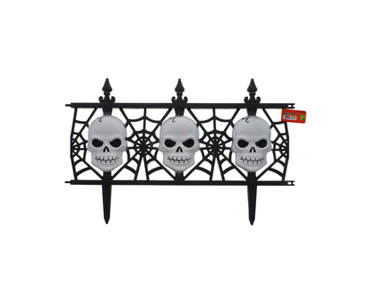 Halloween-Plastic Fence w/3 Heads - 18"